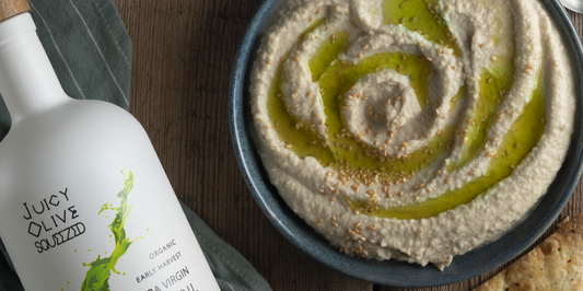 Erken hasat zeytinyağı ile hazırlanmış ev yapımı humus